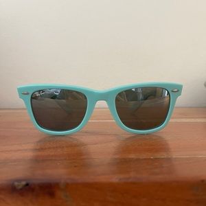 Ray-Ban Wayfarer Sunglasses Mirrored Lenses RB2140